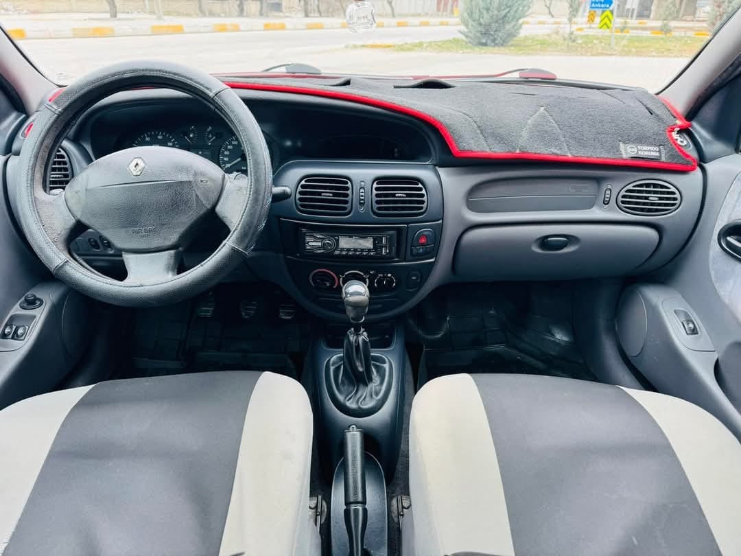 Megane 1 - Image 7